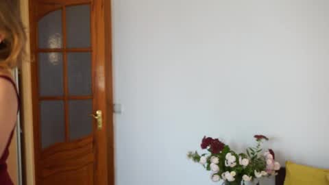 _million_dollarsmile online show from October 16, 9:20 am