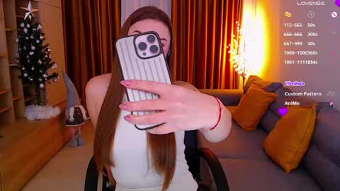 Mia online show from December 15, 10:00 am