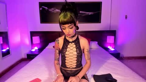 mizuki  online show from March 10, 3:41 pm