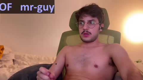 Snapshot of _mrguy_ chatting on March 4, 5:53 am _mrguy_ online show from March 4, 5:53 am