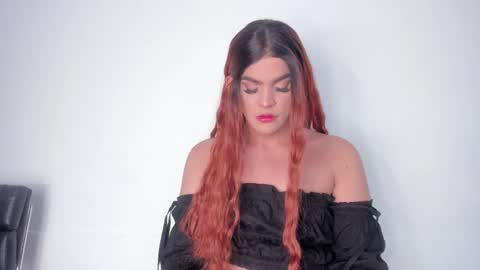 Snapshot of _naomi_fox chatting on February 1, 9:08 pm shantall online show from February 1, 9:08 pm