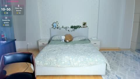 _nari_ online show from April 13, 8:02 pm