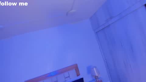 Snapshot of _natasha18_ chatting on February 27, 12:23 pm Natasha online show from February 27, 12:23 pm