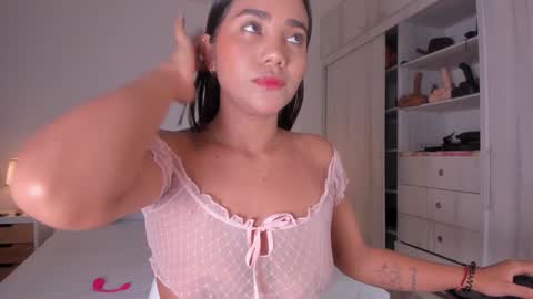 Snapshot of _natasha18_ chatting on January 28, 11:38 am Natasha online show from January 28, 11:38 am