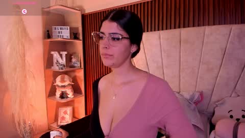 Niah  You can call me Ni or cutie haha online show from October 21, 8:12 pm