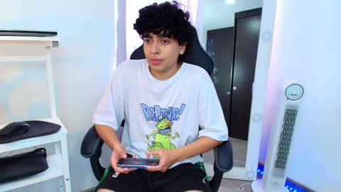 Nicolas online show from January 15, 8:05 pm