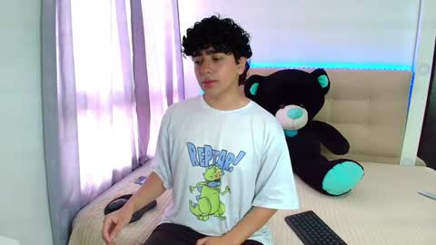 Nicolas online show from January 2, 7:40 pm