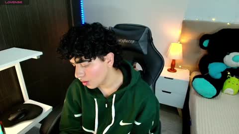 Nicolas online show from December 3, 11:07 pm