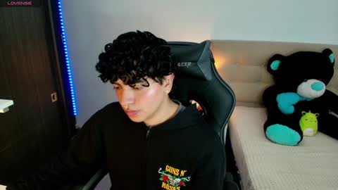 Nicolas online show from December 2, 9:23 pm