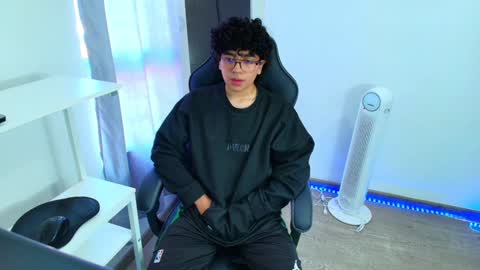 Nicolas online show from January 20, 4:23 pm