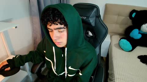 Nicolas online show from December 11, 12:02 am