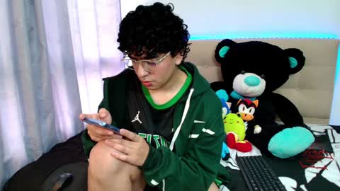 Nicolas online show from December 15, 10:04 pm