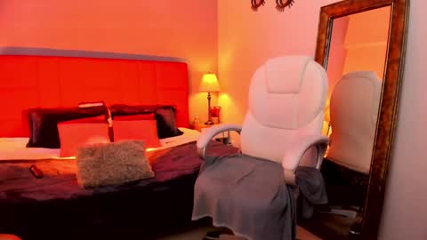 _nicoletteshea_ online show from September 26, 10:18 pm