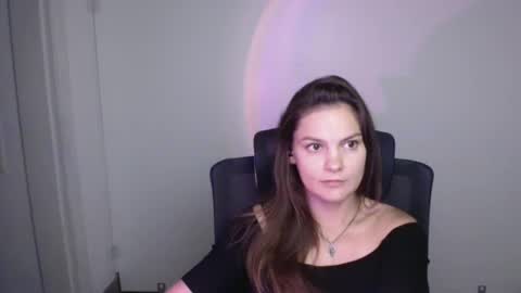 Snapshot of _olivia_moon chatting on September 10, 6:36 am Olivia online show from September 10, 6:36 am