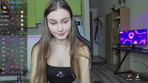 Snapshot of _pinkypie__ chatting on December 12, 10:34 am Lili online show from December 12, 10:34 am