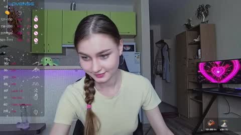 Snapshot of _pinkypie__ chatting on December 15, 10:39 am Lili online show from December 15, 10:39 am