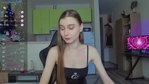 Snapshot of _pinkypie__ chatting on January 16, 10:42 am Lili online show from January 16, 10:42 am
