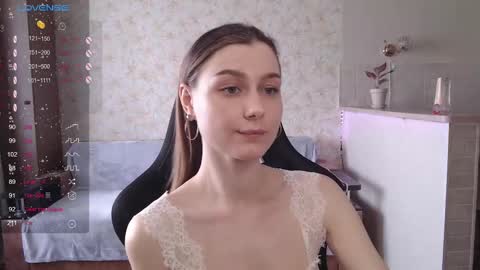 Snapshot of _pinkypie__ chatting on March 6, 10:52 am Lili online show from March 6, 10:52 am