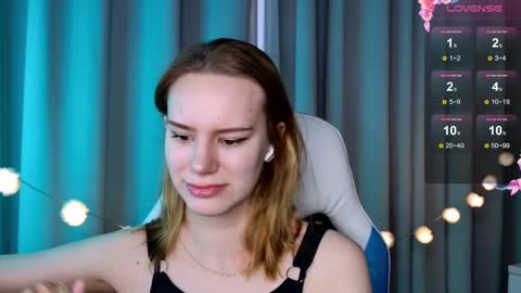 Snapshot of _ramona__ chatting on March 4, 6:04 am im Amy online show from March 4, 6:04 am