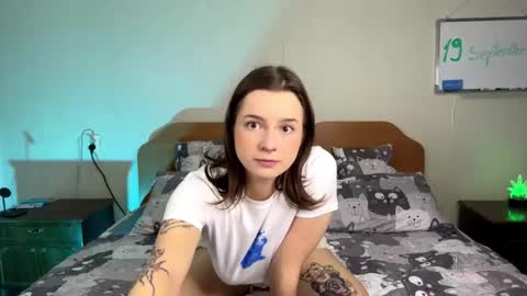 Snapshot of _rosyrose_ chatting on September 19, 7:23 am Join my fanclub turn green and get many benefits and discounts online show from September 19, 7:23 am
