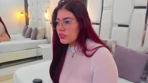 Roxy Velvet  online show from January 6, 12:31 pm