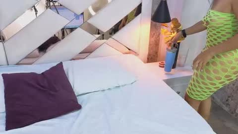 Sara online show from November 7, 8:44 pm