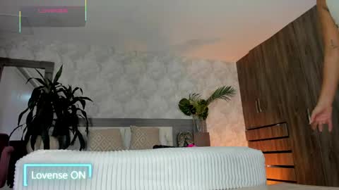 _samantagomez online show from May 15, 11:51 am