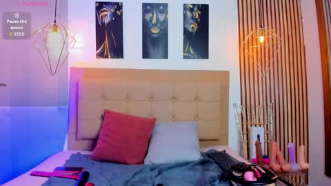 SAMANTHA FOX online show from September 30, 12:04 pm