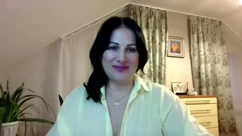 Sara online show from October 12, 11:47 am