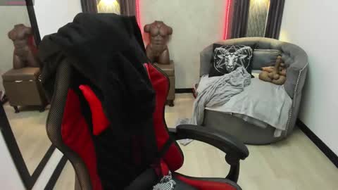 Selene online show from February 25, 3:53 pm