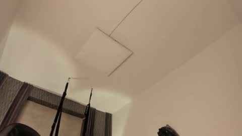 Selene online show from December 1, 5:00 pm