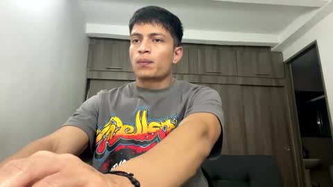 Juan Pablo-independent model online show from February 5, 7:01 am