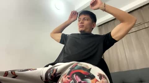 Juan Pablo-independent model online show from February 4, 6:50 am