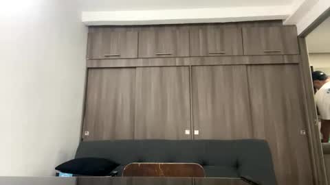 Juan Pablo-independent model online show from September 28, 2:53 am