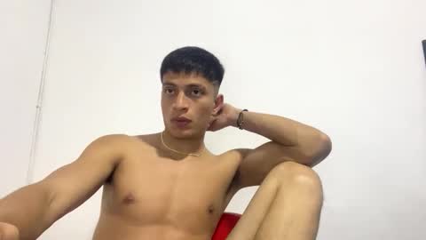 Juan Pablo-independent model online show from December 3, 6:25 am