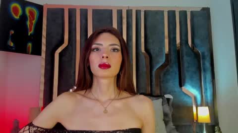 Snapshot of _silvia_vega_ chatting on December 15, 8:41 am _silvia_vega_ online show from December 15, 8:41 am