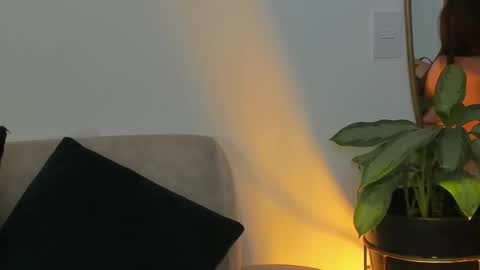 Snapshot of _silvia_vega_ chatting on September 17, 2:37 am _silvia_vega_ online show from September 17, 2:37 am