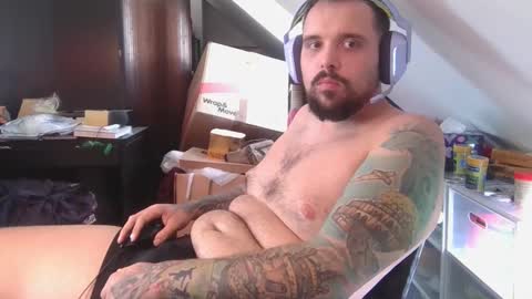 _smiley_bear27 online show from October 15, 2:04 am