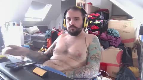 _smiley_bear27 online show from January 14, 4:53 am