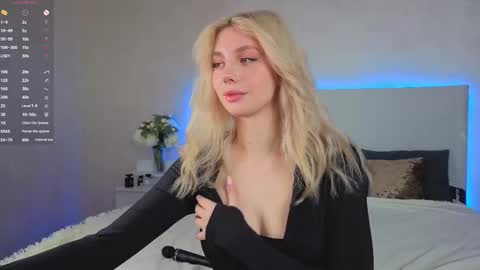 Sophie online show from September 22, 8:13 pm