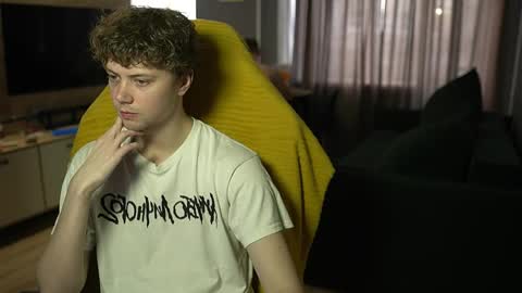 OLIVERpvt is open online show from March 6, 12:15 pm