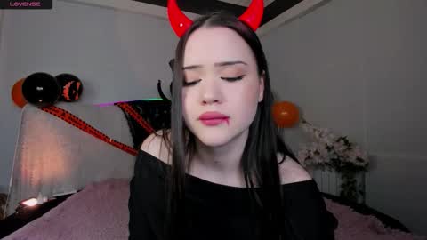 Brittany online show from October 31, 9:15 pm