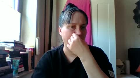 Melisa online show from June 19, 9:15 am