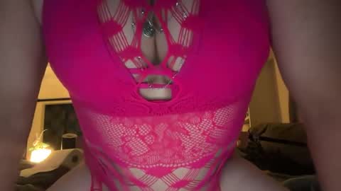 _ssandks_ online show from July 27, 6:55 am