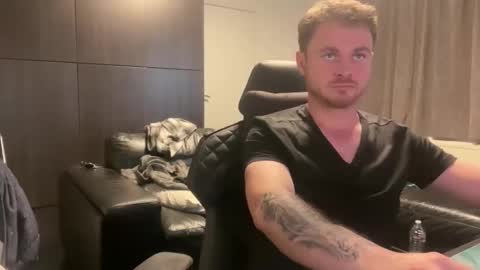 _stevie___ online show from April 9, 8:25 pm