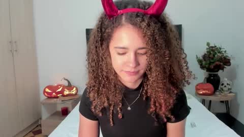 Sussi online show from October 30, 2:50 pm