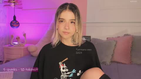 _tammarra_ online show from October 7, 11:01 pm