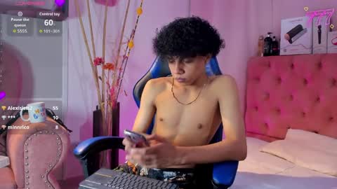 Taylor online show from March 28, 10:22 pm