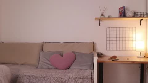 Annie online show from January 17, 1:57 am