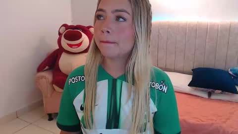 _tiffany1 online show from January 17, 11:35 pm